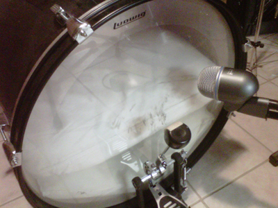 Shure Beta 52A On the Batter Head